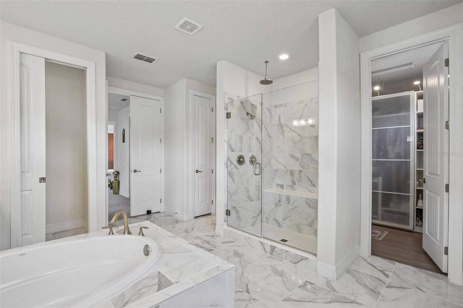 11054 SUNDRIFT DRIVE, Tampa, FL 33647 11054 SUNDRIFT DRIVE, Tampa, FL 33647