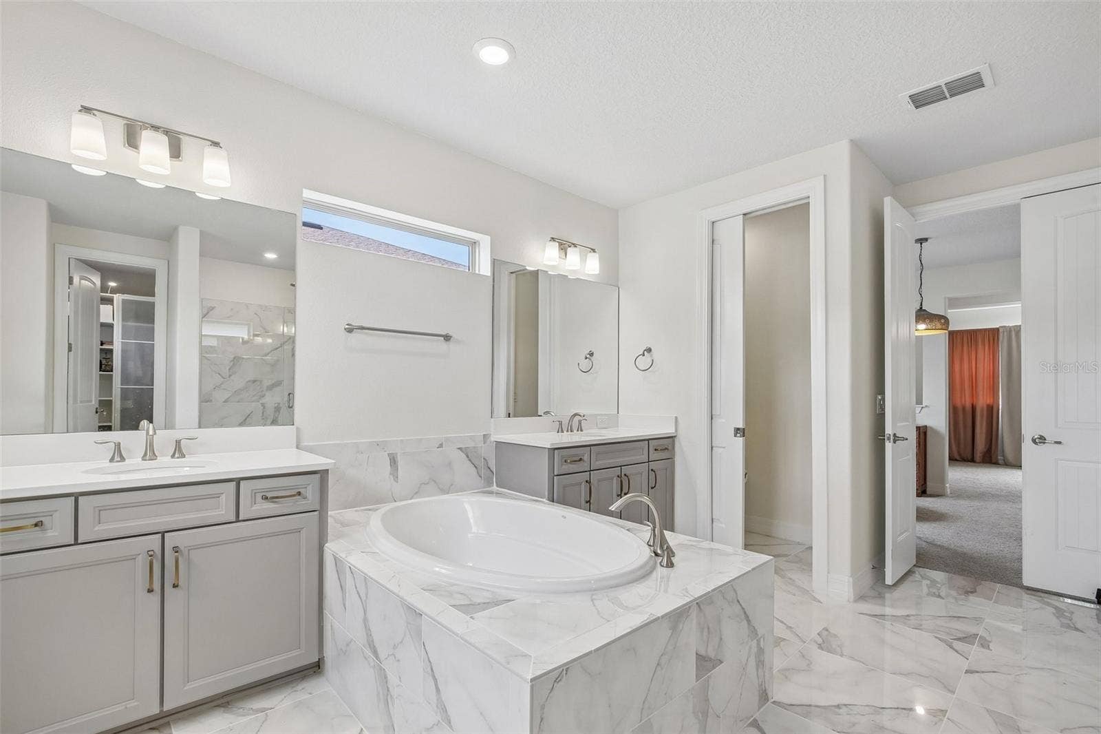 11054 SUNDRIFT DRIVE, Tampa, FL 33647 11054 SUNDRIFT DRIVE, Tampa, FL 33647