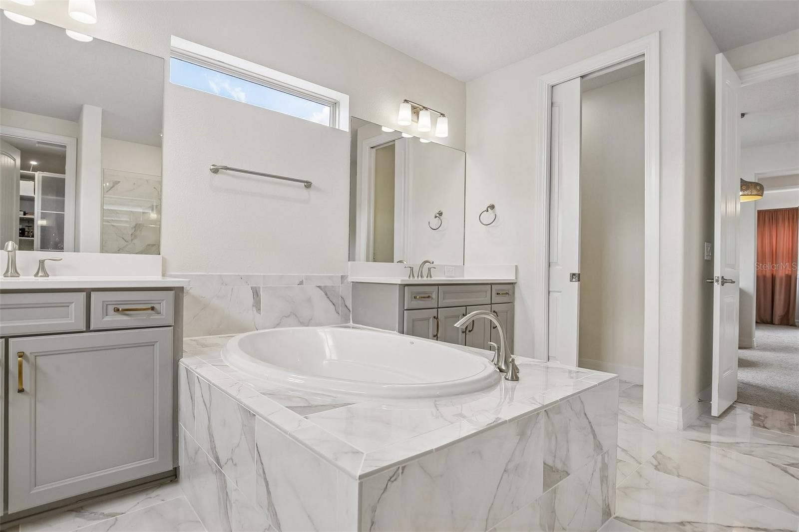 11054 SUNDRIFT DRIVE, Tampa, FL 33647 11054 SUNDRIFT DRIVE, Tampa, FL 33647