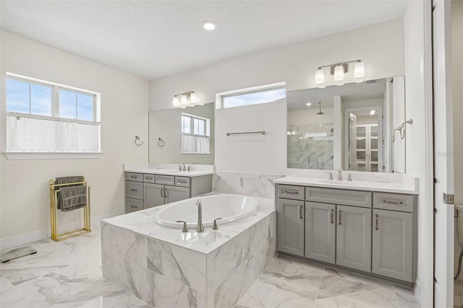 11054 SUNDRIFT DRIVE, Tampa, FL 33647 11054 SUNDRIFT DRIVE, Tampa, FL 33647