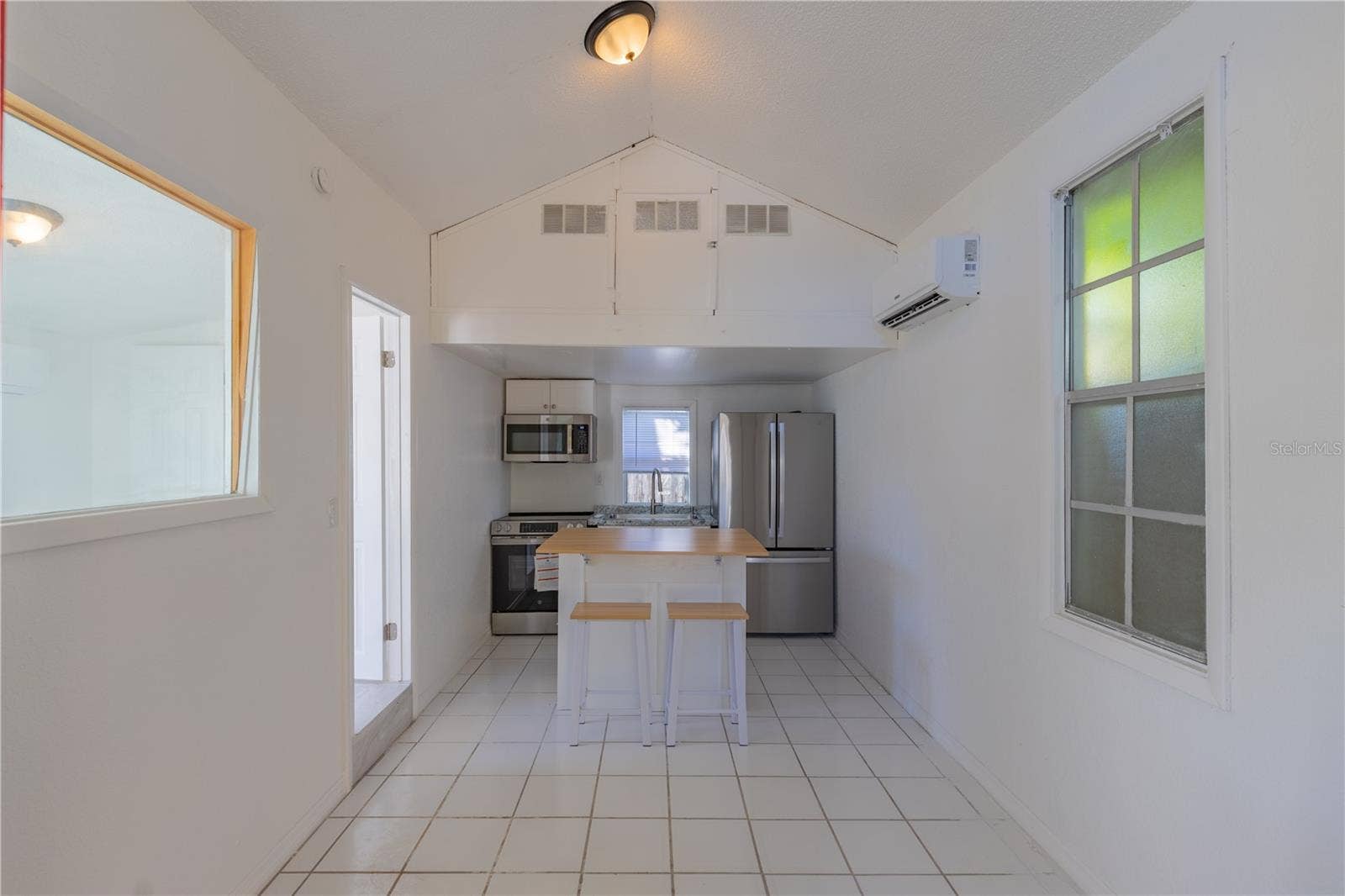944 BRUCE AVENUE, Clearwater, FL 33767 GUEST HOUSE