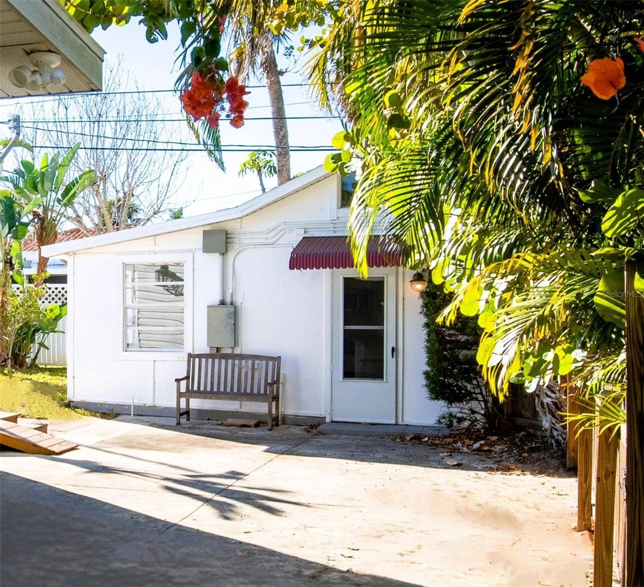 944 BRUCE AVENUE, Clearwater, FL 33767 GUEST HOUSE
