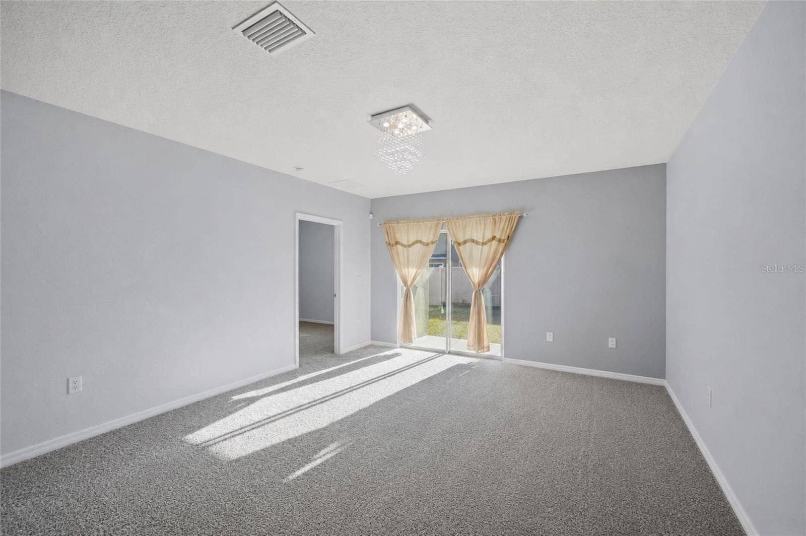 8204 PELICAN REED CIRCLE, Wesley Chapel, FL 33545