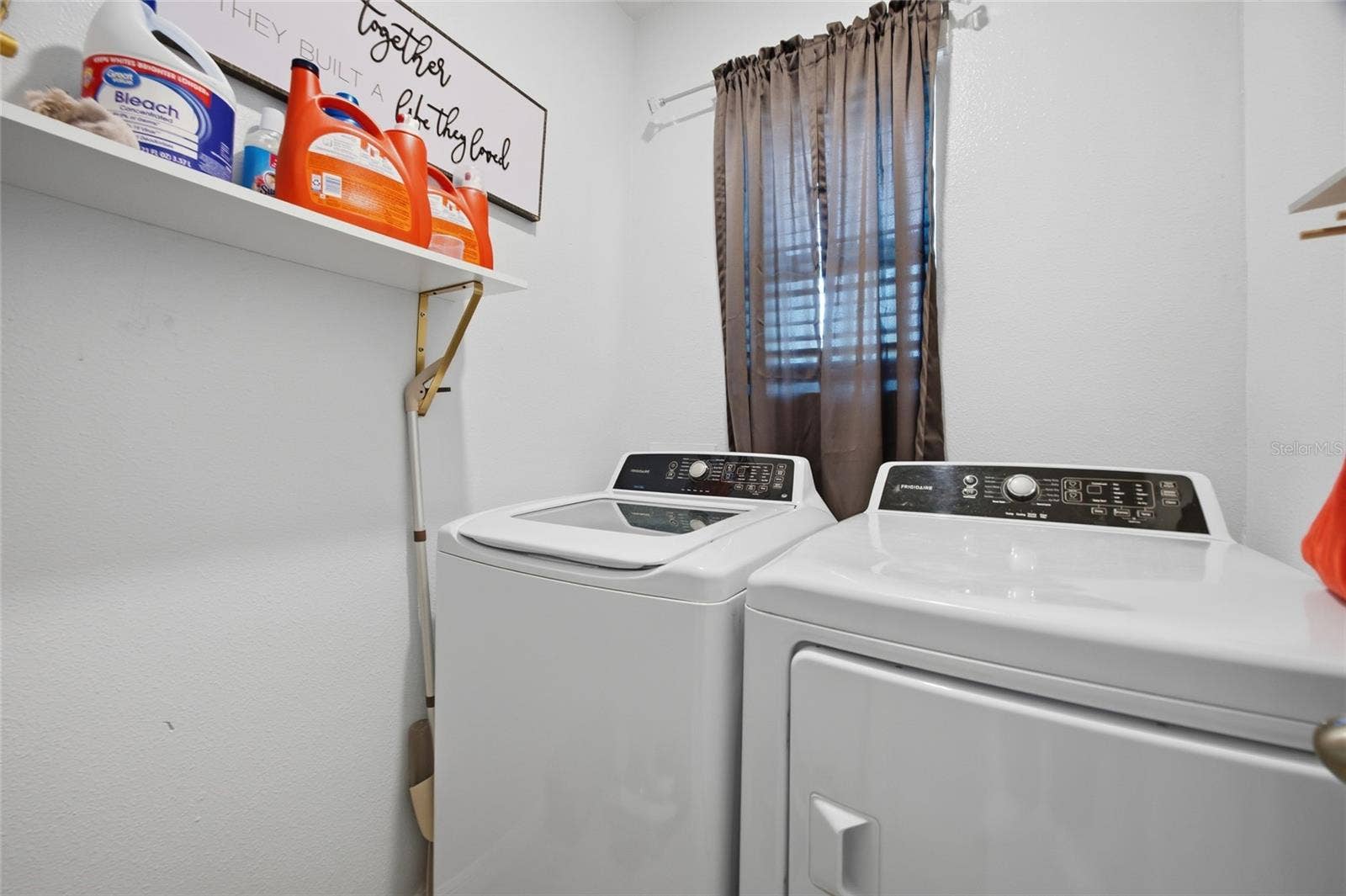 8204 PELICAN REED CIRCLE, Wesley Chapel, FL 33545