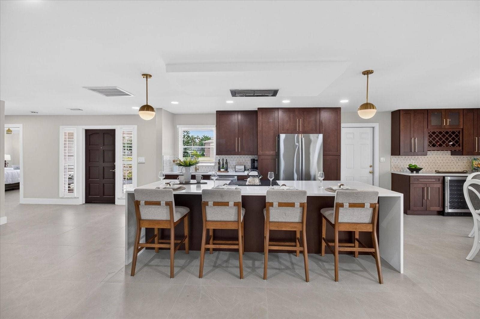 10100 PARADISE BOULEVARD, Treasure Island, FL 33706 10100 PARADISE BOULEVARD, Treasure Island, FL 33706