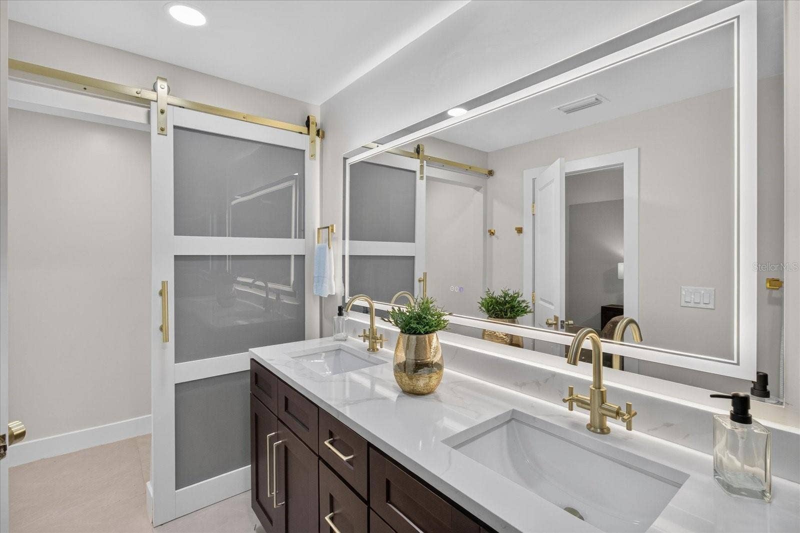10100 PARADISE BOULEVARD, Treasure Island, FL 33706 10100 PARADISE BOULEVARD, Treasure Island, FL 33706
