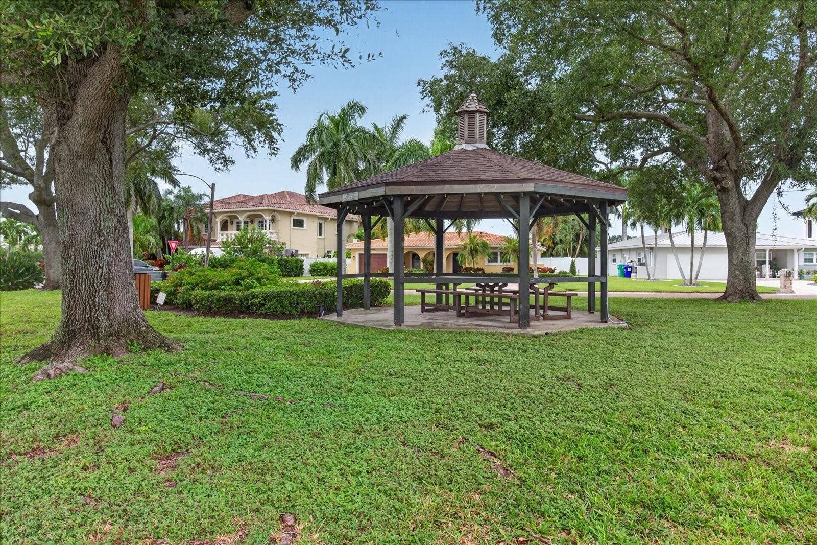 10100 PARADISE BOULEVARD, Treasure Island, FL 33706 10100 PARADISE BOULEVARD, Treasure Island, FL 33706