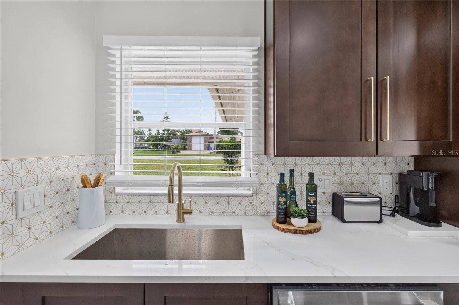10100 PARADISE BOULEVARD, Treasure Island, FL 33706 10100 PARADISE BOULEVARD, Treasure Island, FL 33706