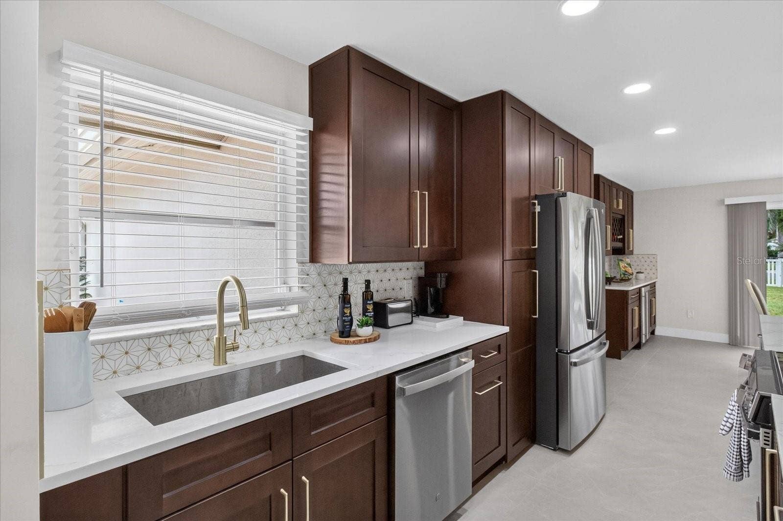 10100 PARADISE BOULEVARD, Treasure Island, FL 33706 10100 PARADISE BOULEVARD, Treasure Island, FL 33706