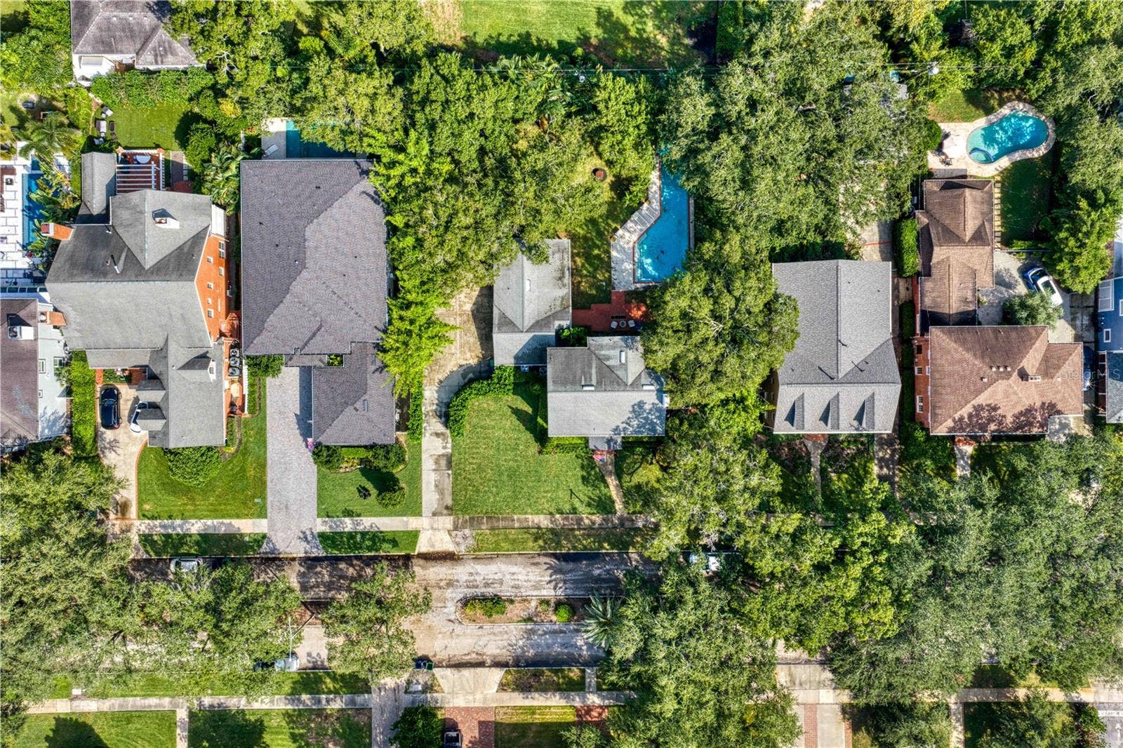3209 W PARKLAND BOULEVARD, Tampa, FL 33609 3209 W PARKLAND BOULEVARD, Tampa, FL 33609