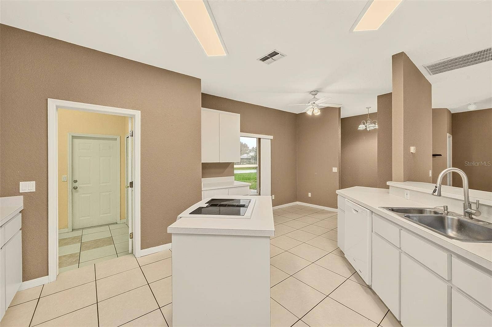 209 WHITE CLIFF BOULEVARD, Auburndale, FL 33823 209 WHITE CLIFF BOULEVARD, Auburndale, FL 33823