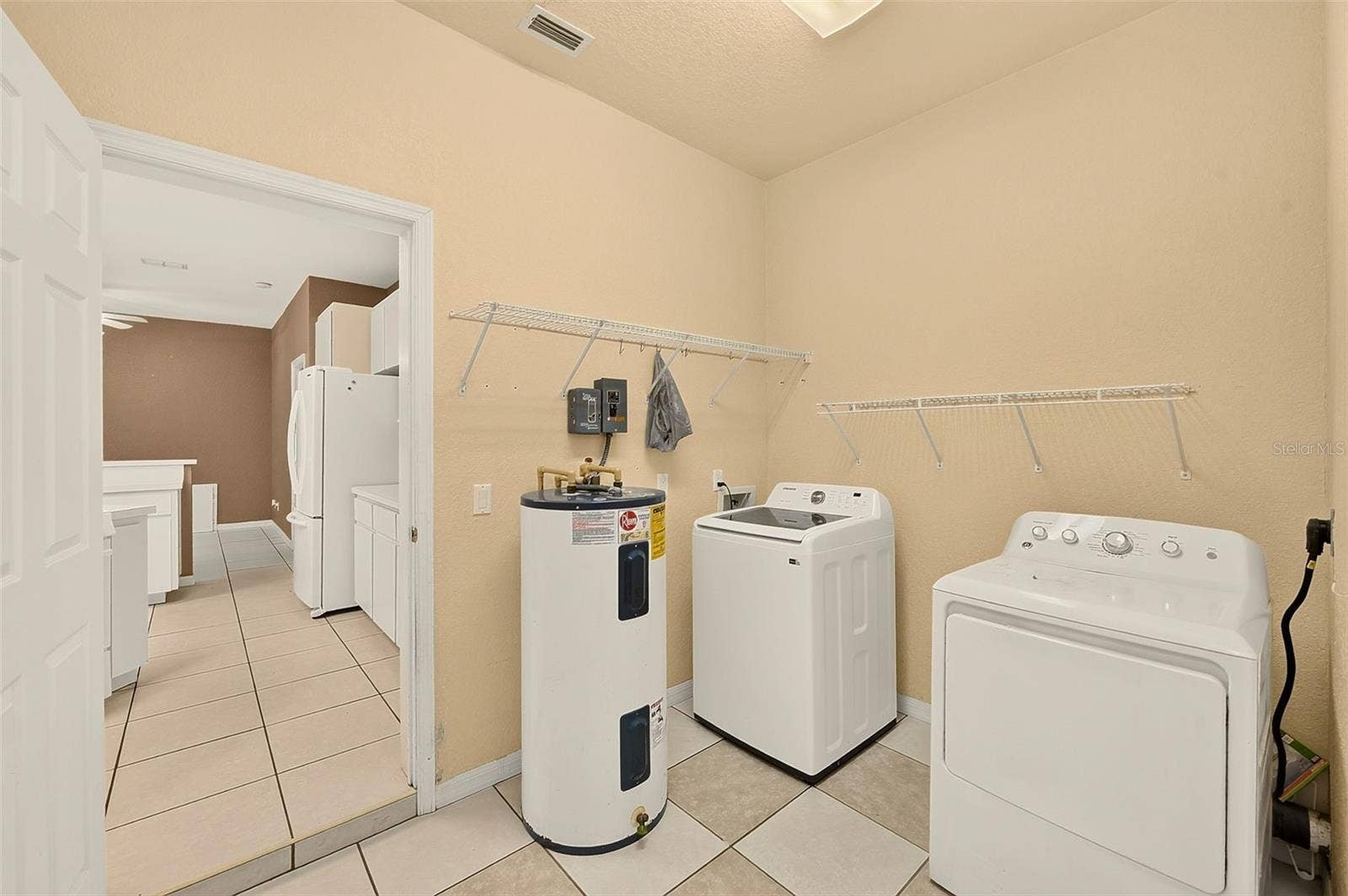 209 WHITE CLIFF BOULEVARD, Auburndale, FL 33823 209 WHITE CLIFF BOULEVARD, Auburndale, FL 33823