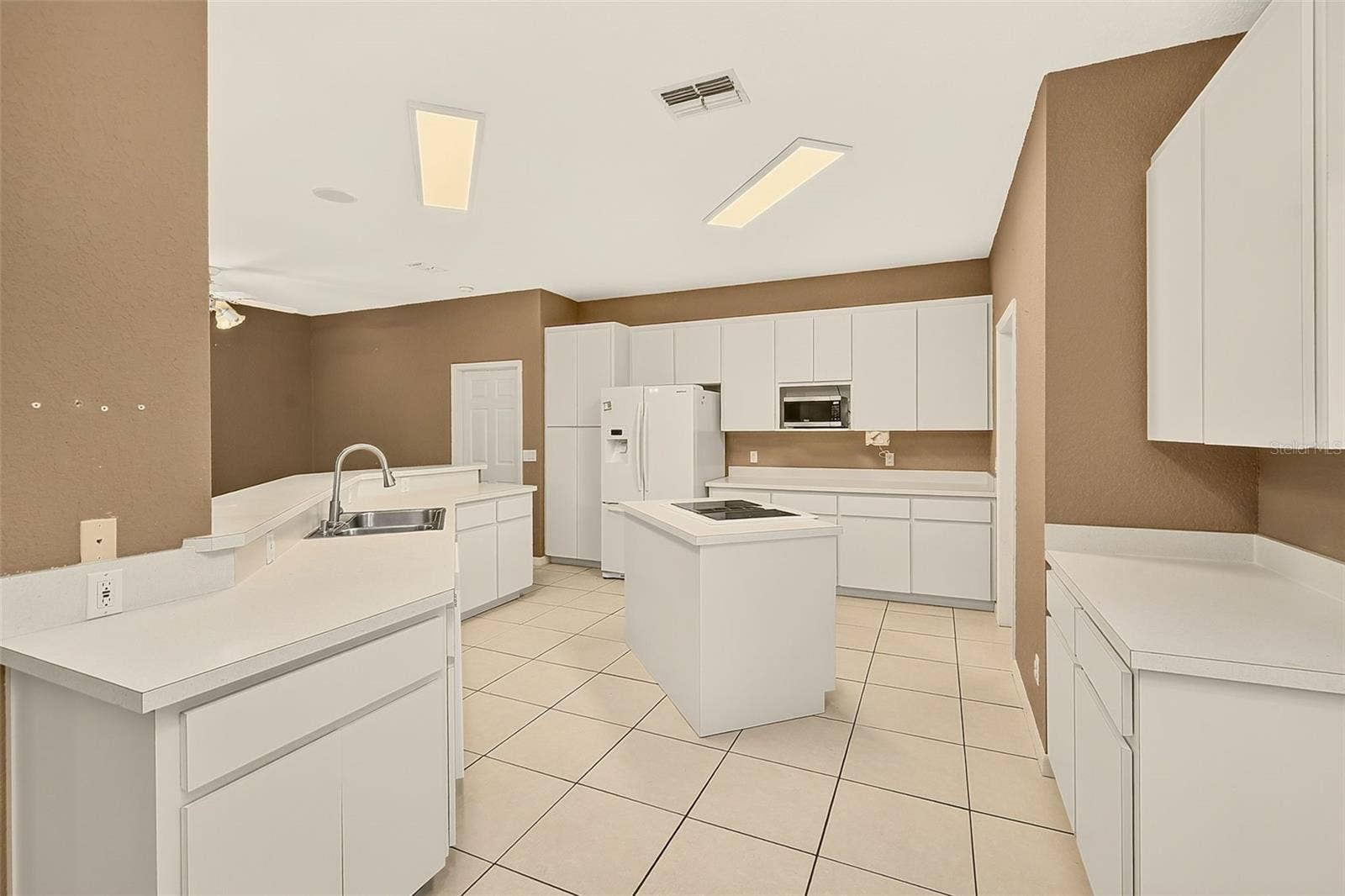 209 WHITE CLIFF BOULEVARD, Auburndale, FL 33823 209 WHITE CLIFF BOULEVARD, Auburndale, FL 33823