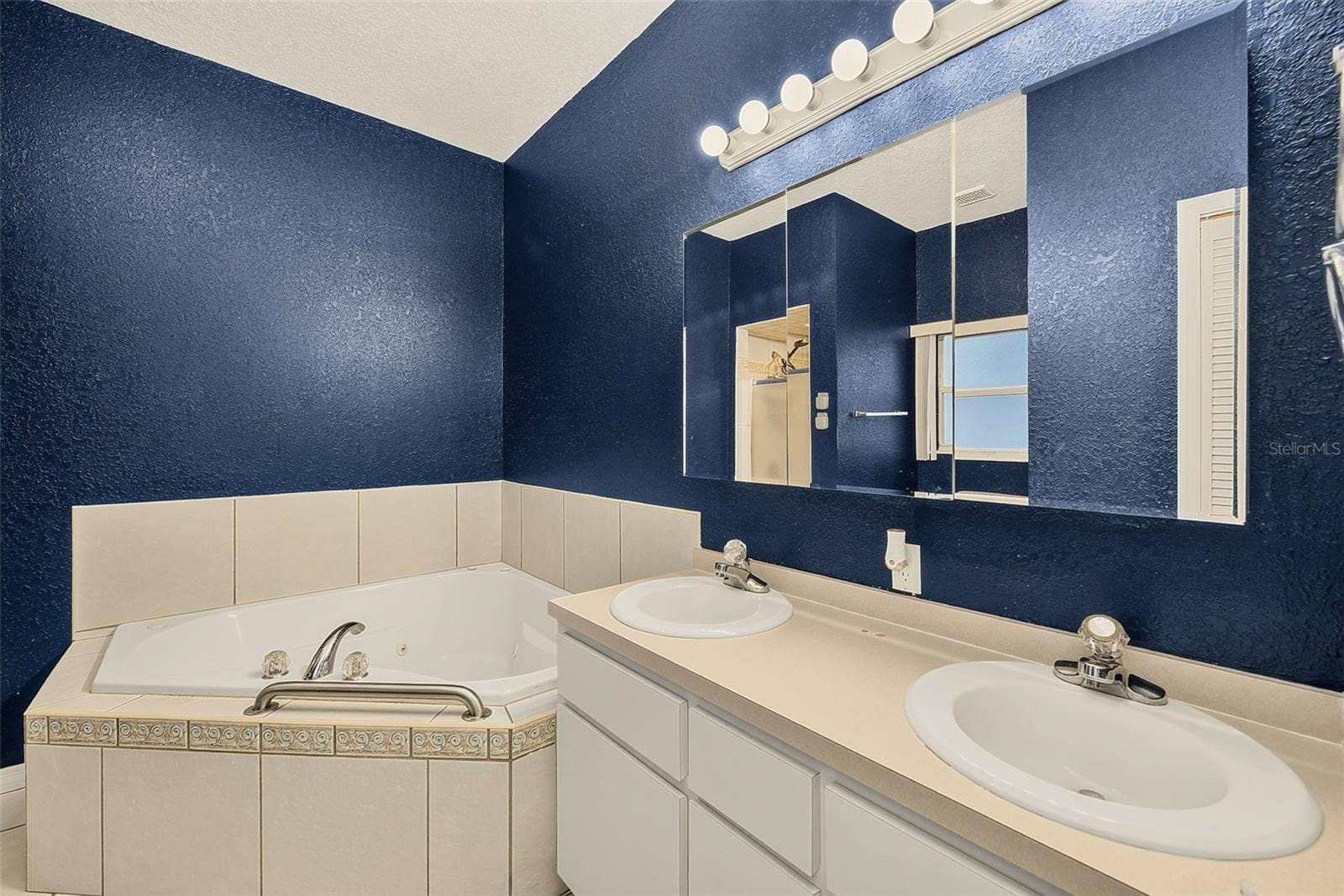 209 WHITE CLIFF BOULEVARD, Auburndale, FL 33823 209 WHITE CLIFF BOULEVARD, Auburndale, FL 33823