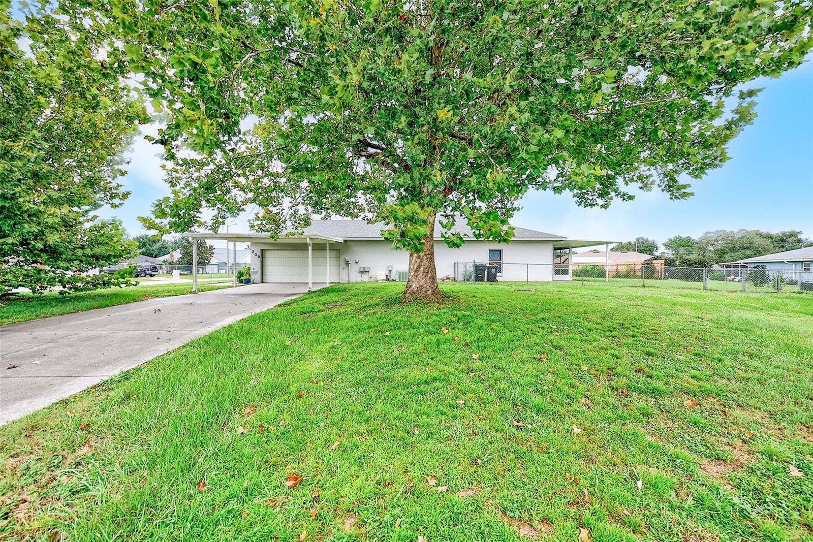209 WHITE CLIFF BOULEVARD, Auburndale, FL 33823 209 WHITE CLIFF BOULEVARD, Auburndale, FL 33823