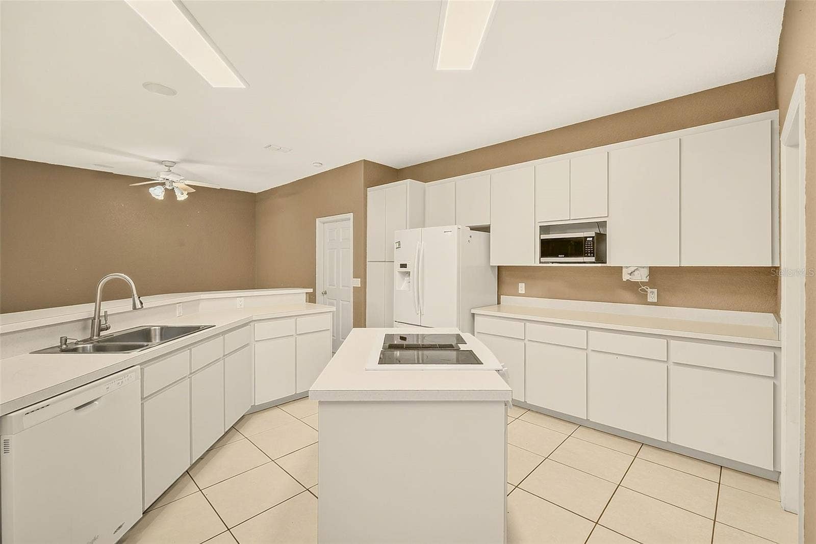 209 WHITE CLIFF BOULEVARD, Auburndale, FL 33823 209 WHITE CLIFF BOULEVARD, Auburndale, FL 33823