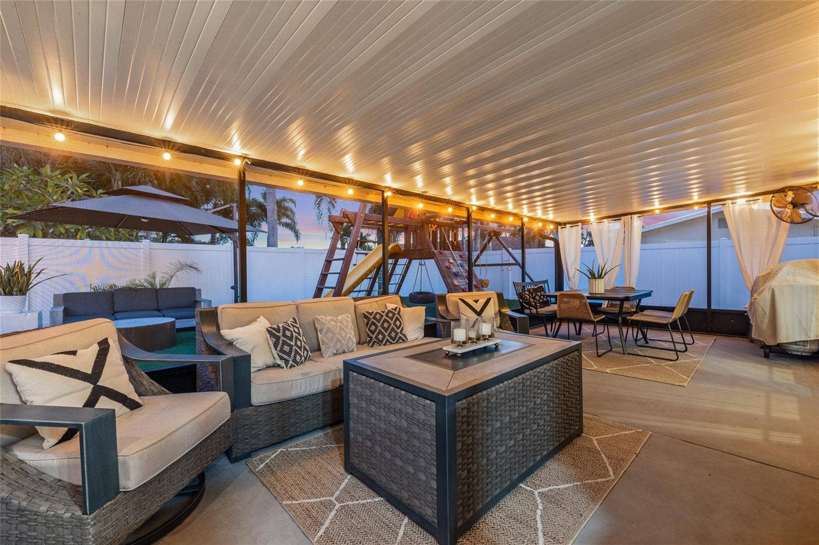 Screened-in Back Patio