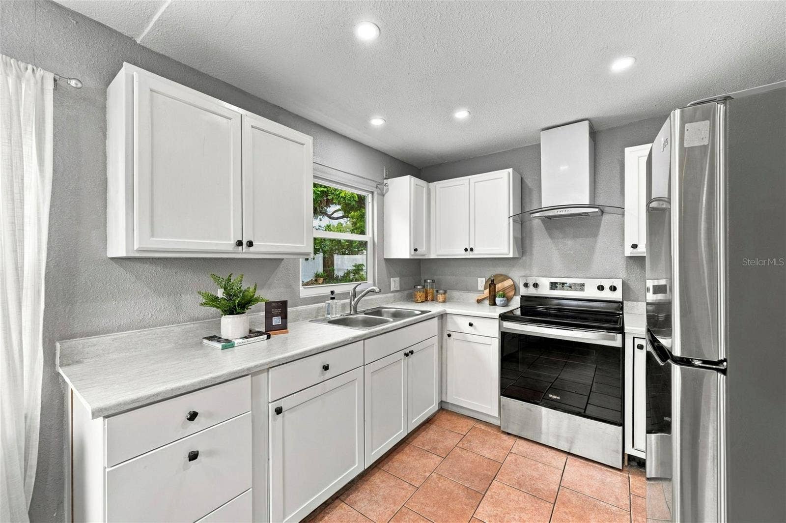 6726 12TH STREET N, St Petersburg, FL 33702