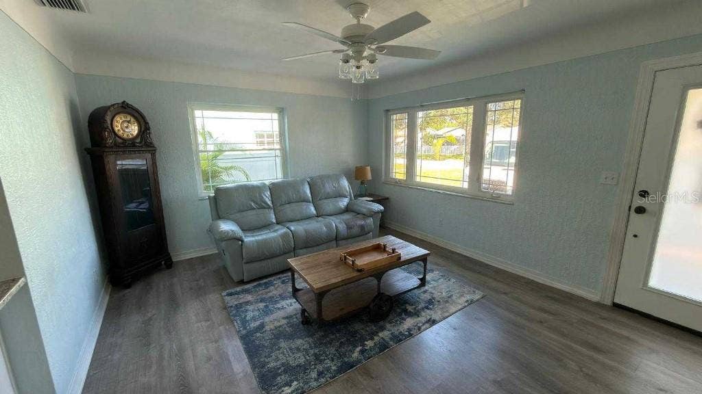 324 36TH AVENUE NE, St Petersburg, FL 33704