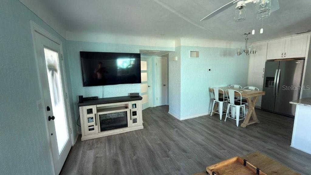 324 36TH AVENUE NE, St Petersburg, FL 33704