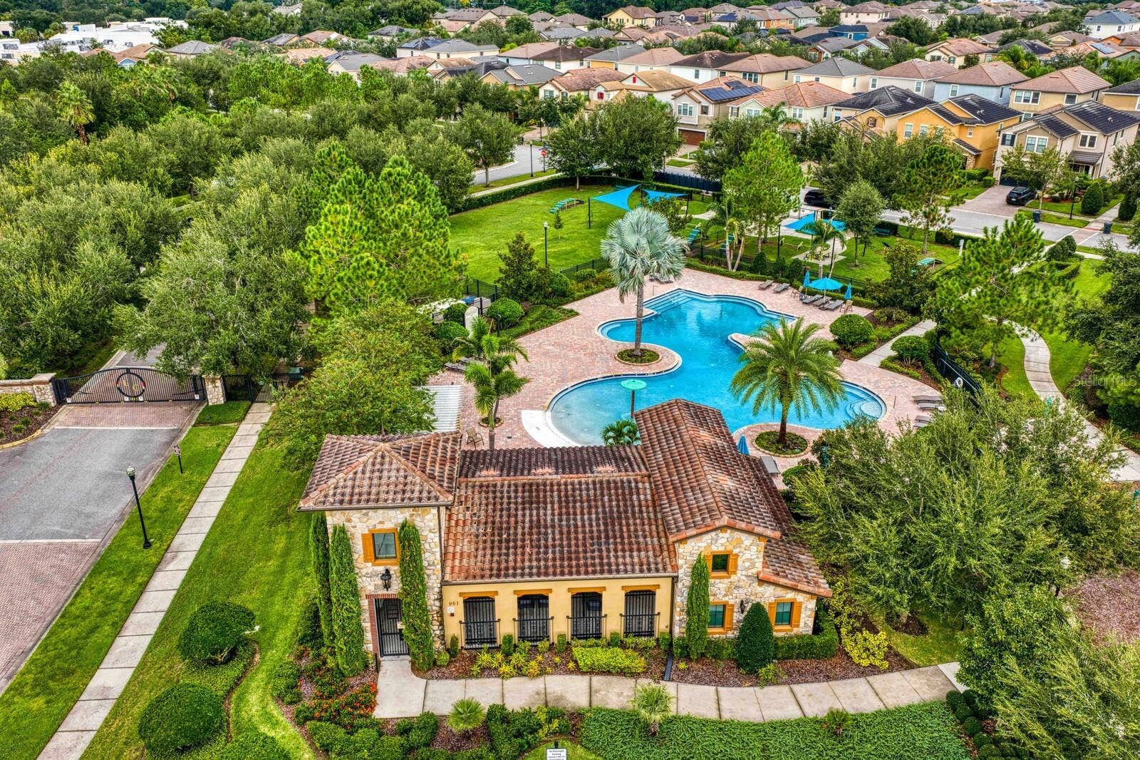 821 FLORESTA STREET, Brandon, FL 33511