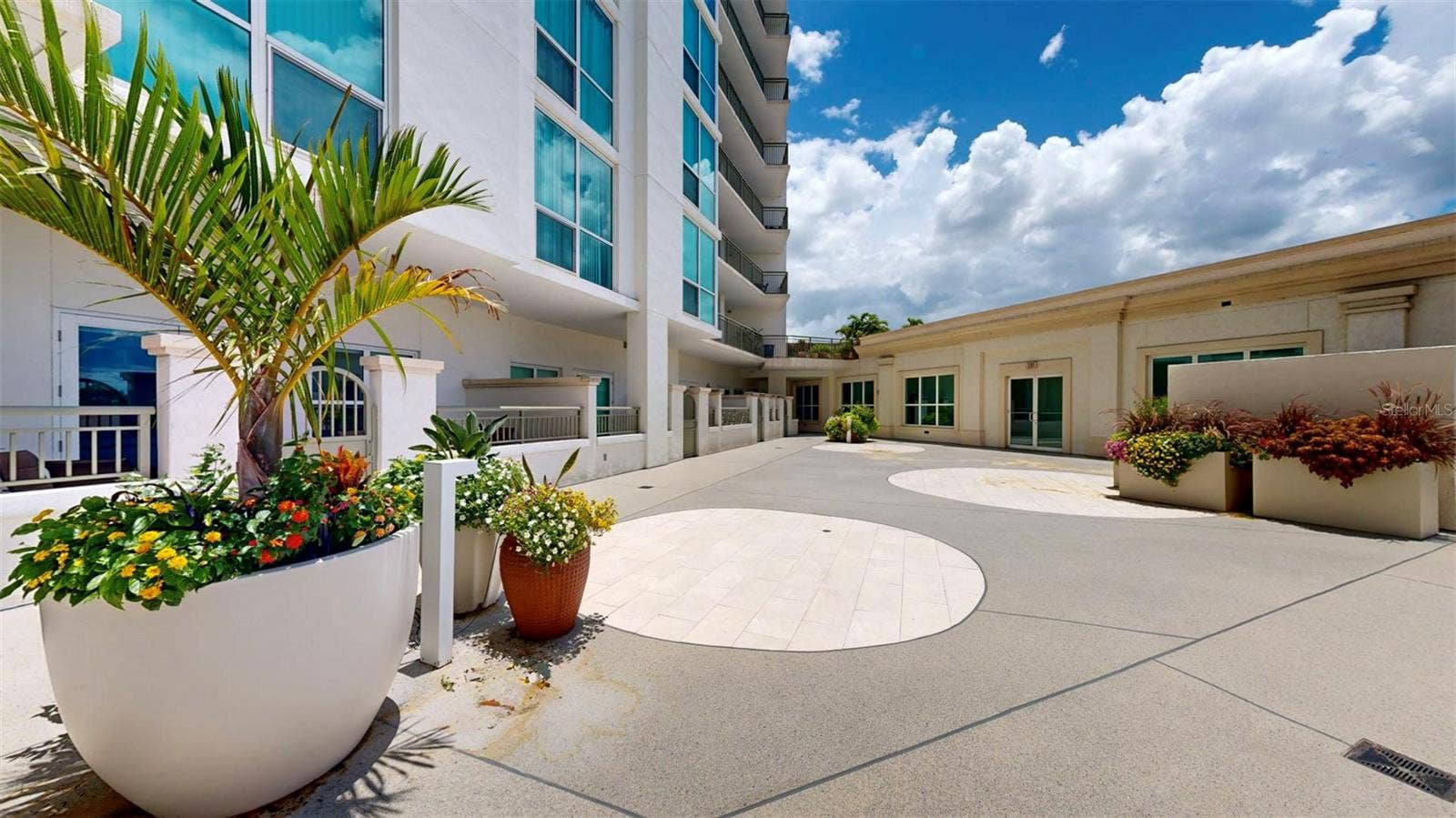 450 KNIGHTS RUN AVENUE, #1701, Tampa, FL 33602