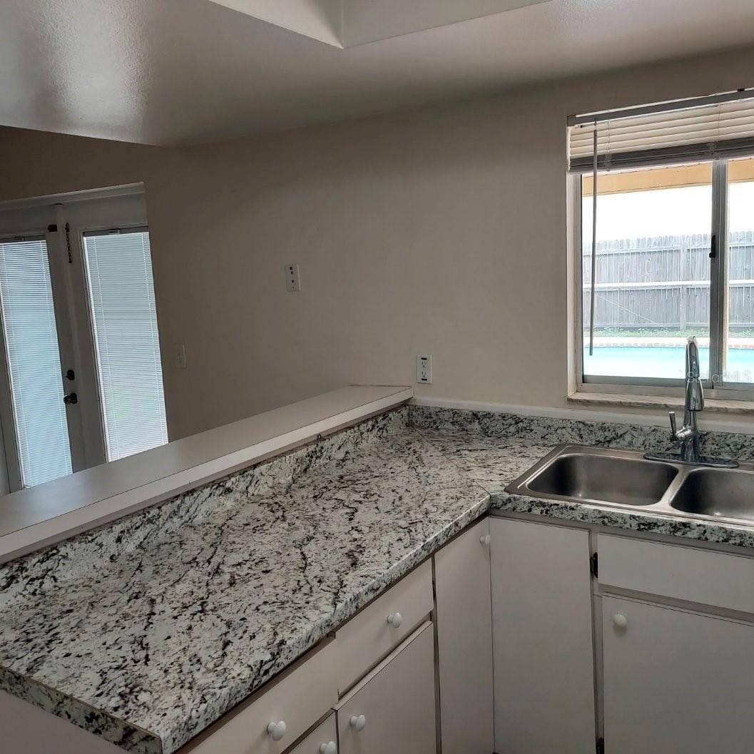 5205 DUBLIN PLACE, Tampa, FL 33624 5205 DUBLIN PLACE, Tampa, FL 33624