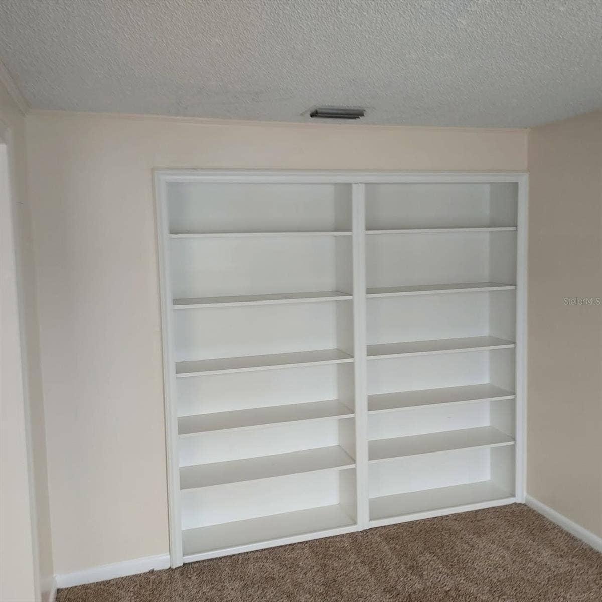5205 DUBLIN PLACE, Tampa, FL 33624 5205 DUBLIN PLACE, Tampa, FL 33624