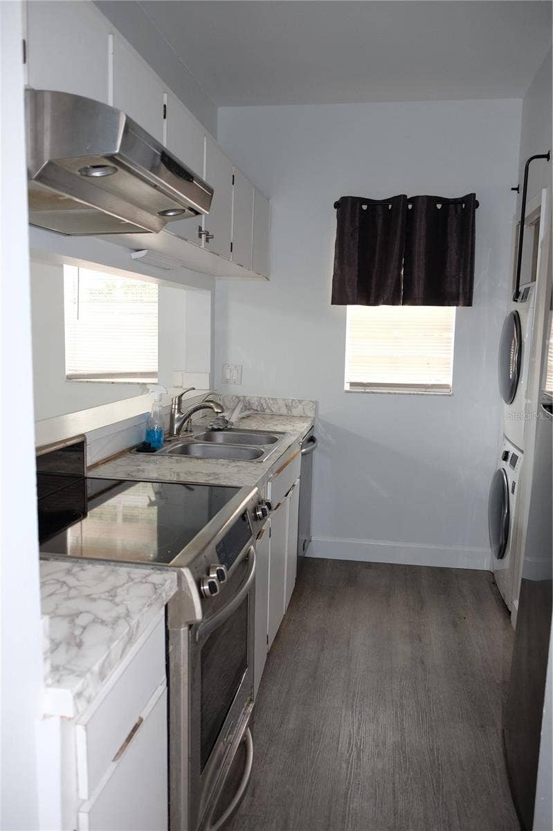 3015 W CLEVELAND STREET, #J, Tampa, FL 33609