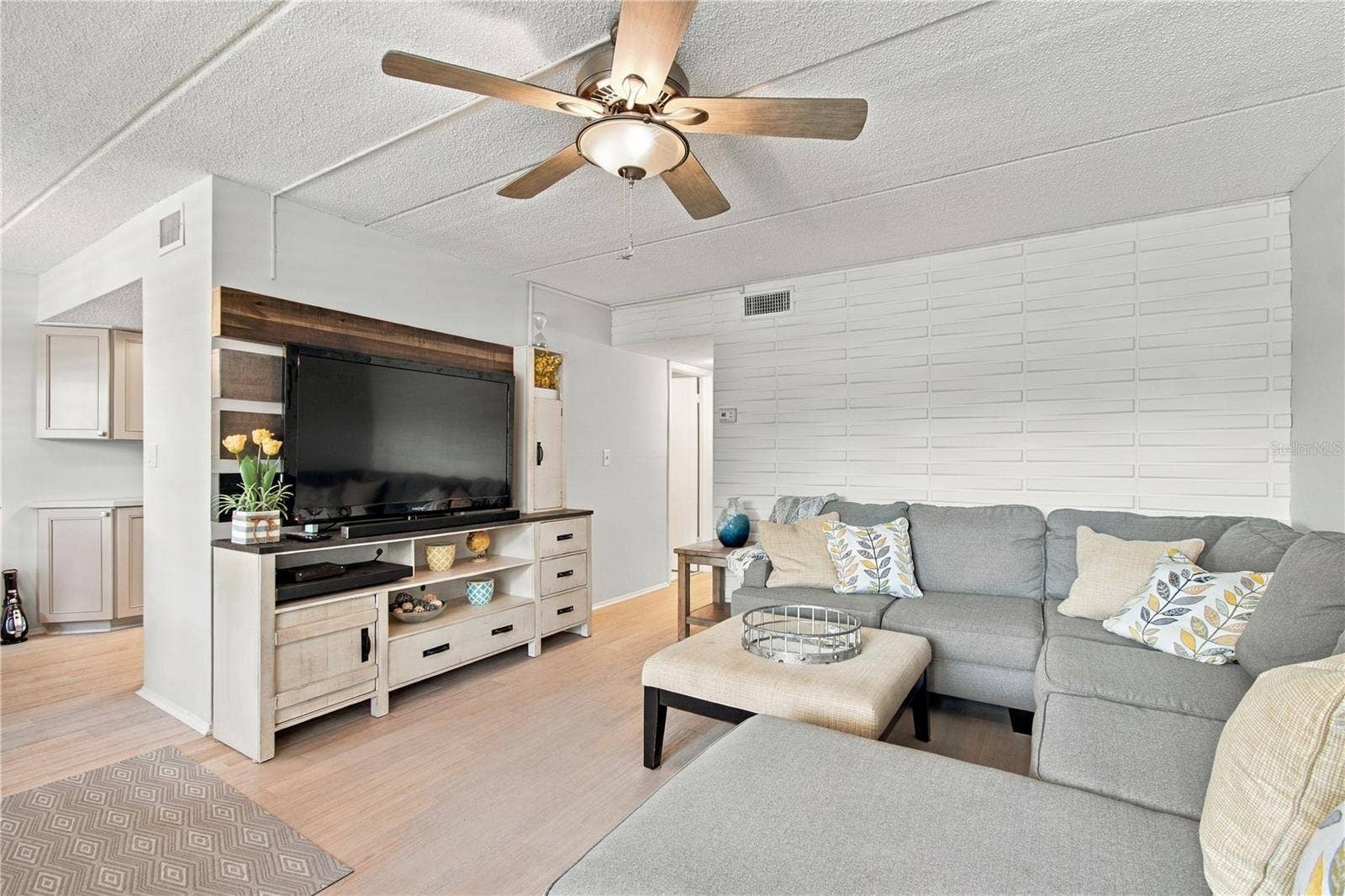 11620 PARK BOULEVARD, #203, Seminole, FL 33772