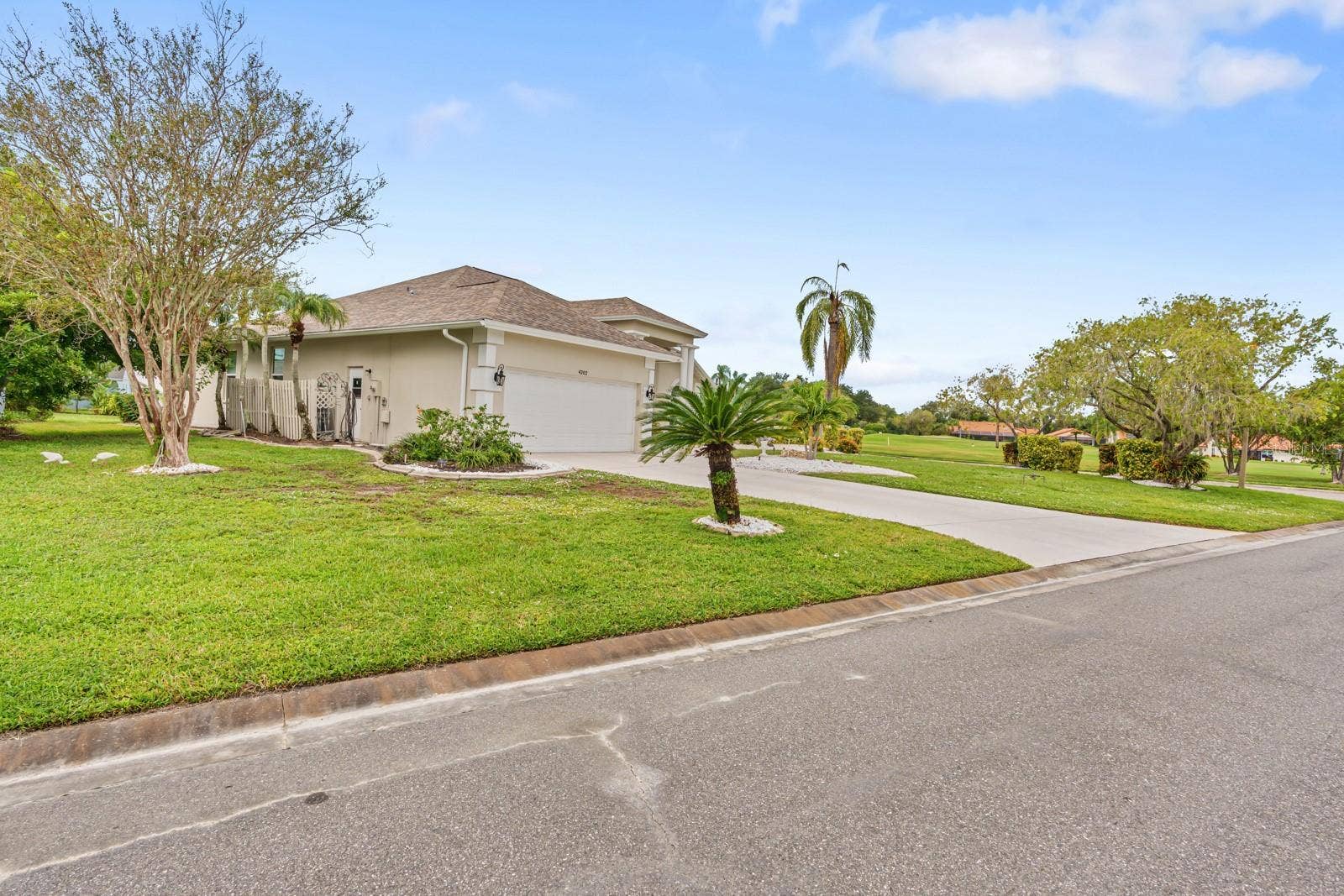 4202 AUGUSTA TERRACE E, Bradenton, FL 34203