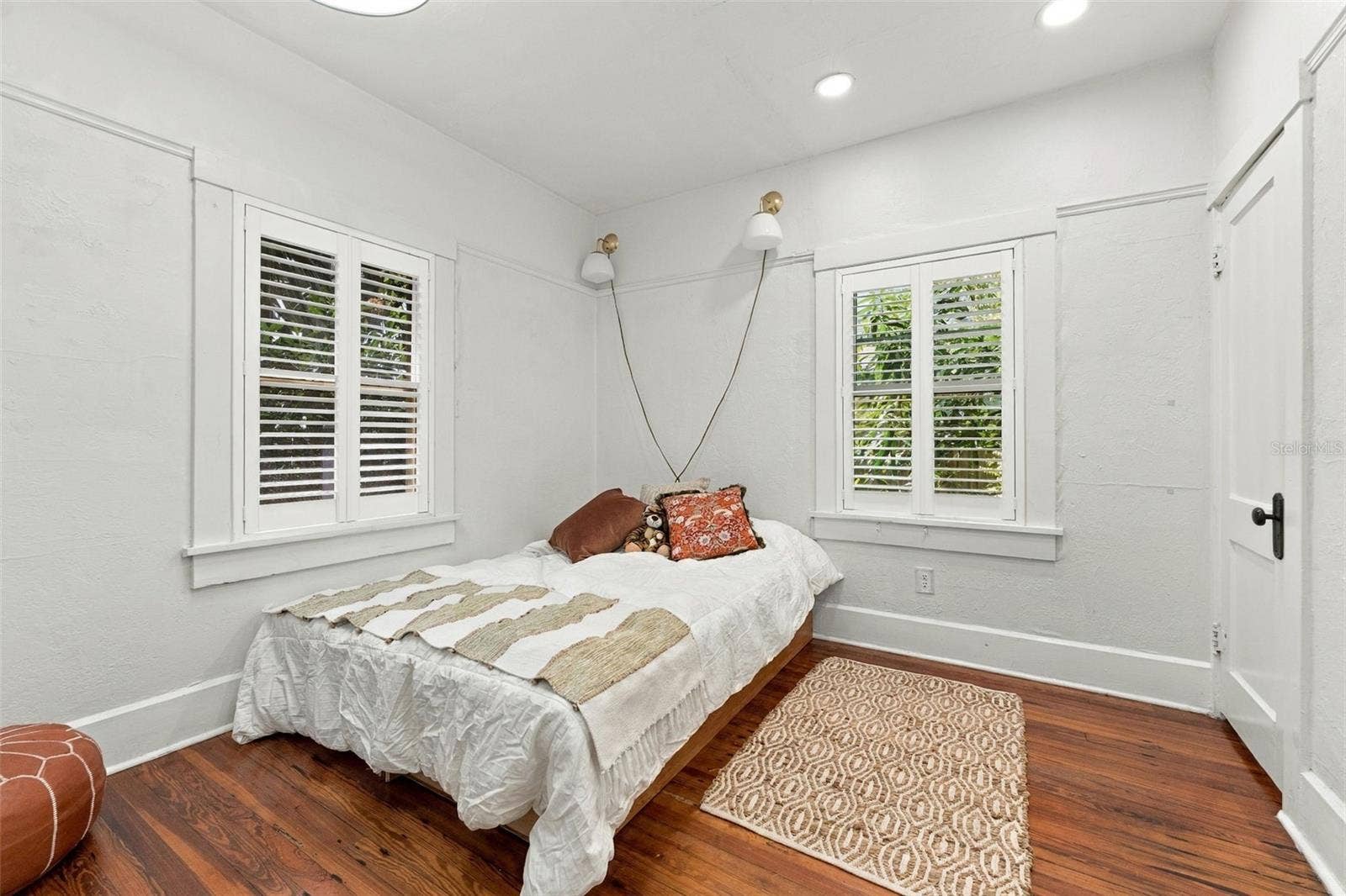 2121 DARTMOUTH AVENUE N, St Petersburg, FL 33713