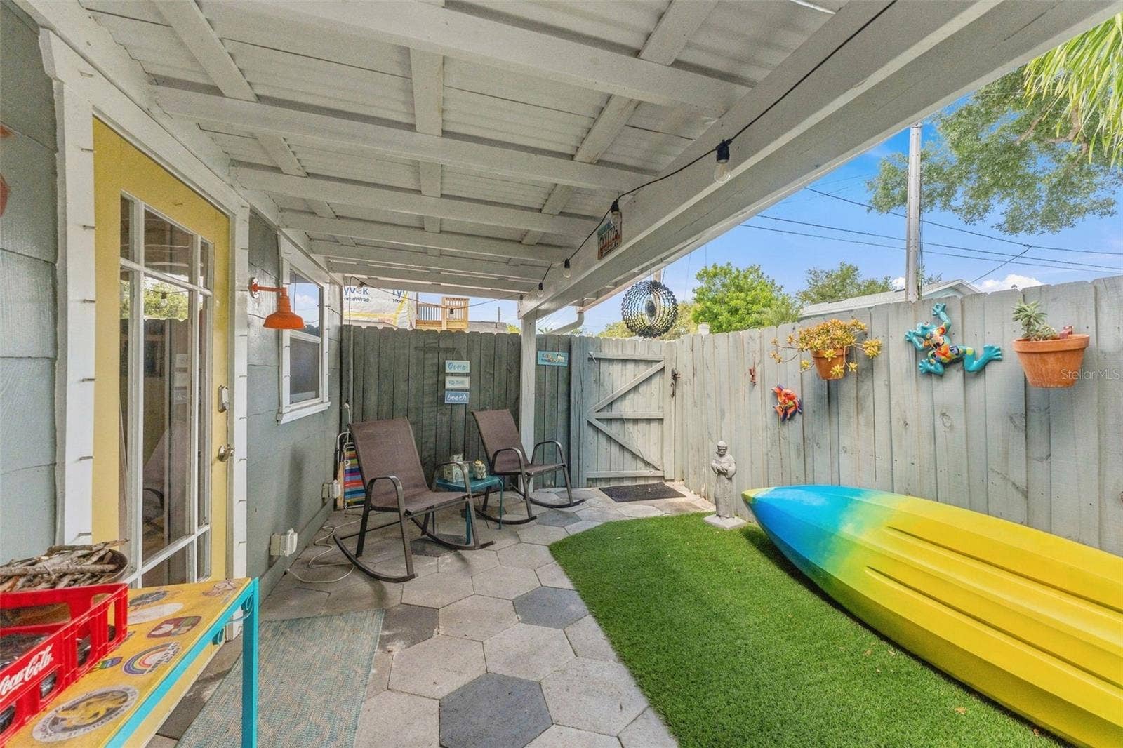 2121 DARTMOUTH AVENUE N, St Petersburg, FL 33713