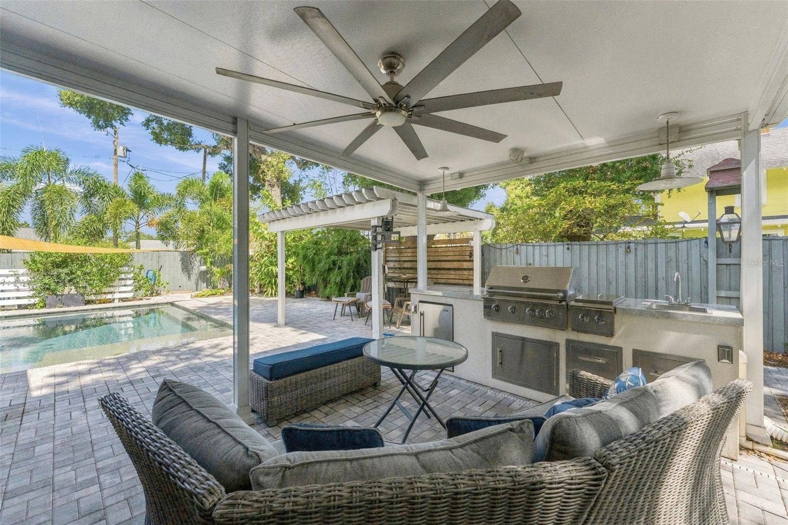 2121 DARTMOUTH AVENUE N, St Petersburg, FL 33713