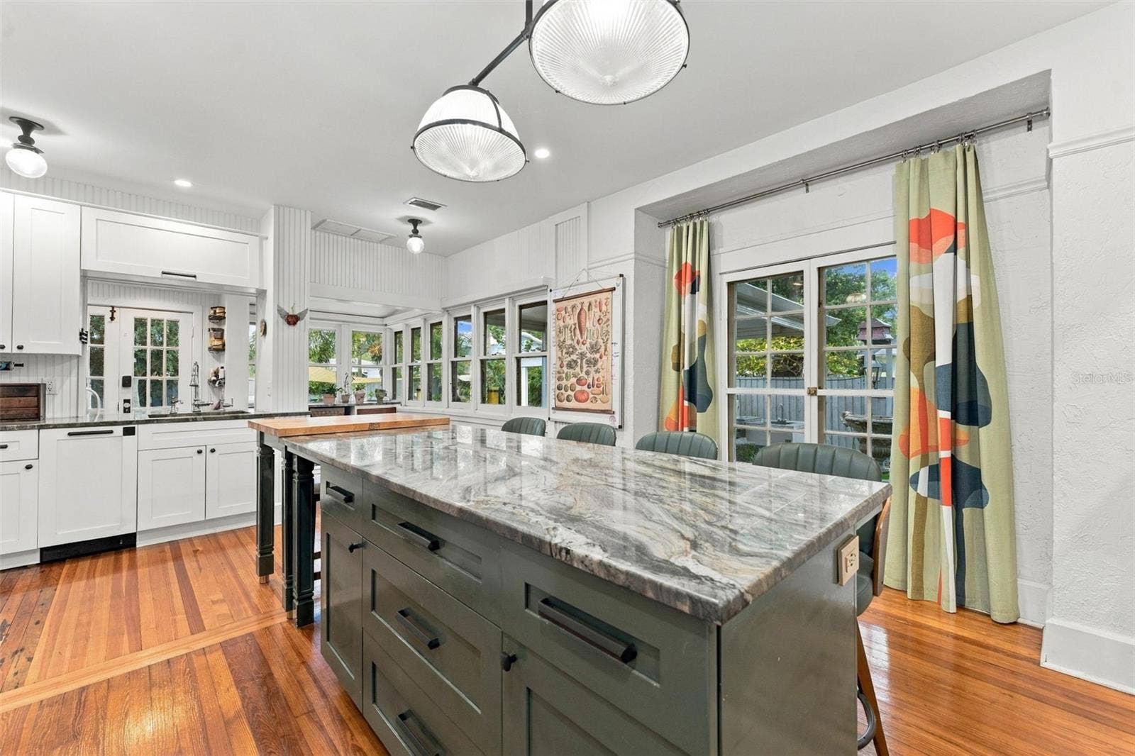 2121 DARTMOUTH AVENUE N, St Petersburg, FL 33713