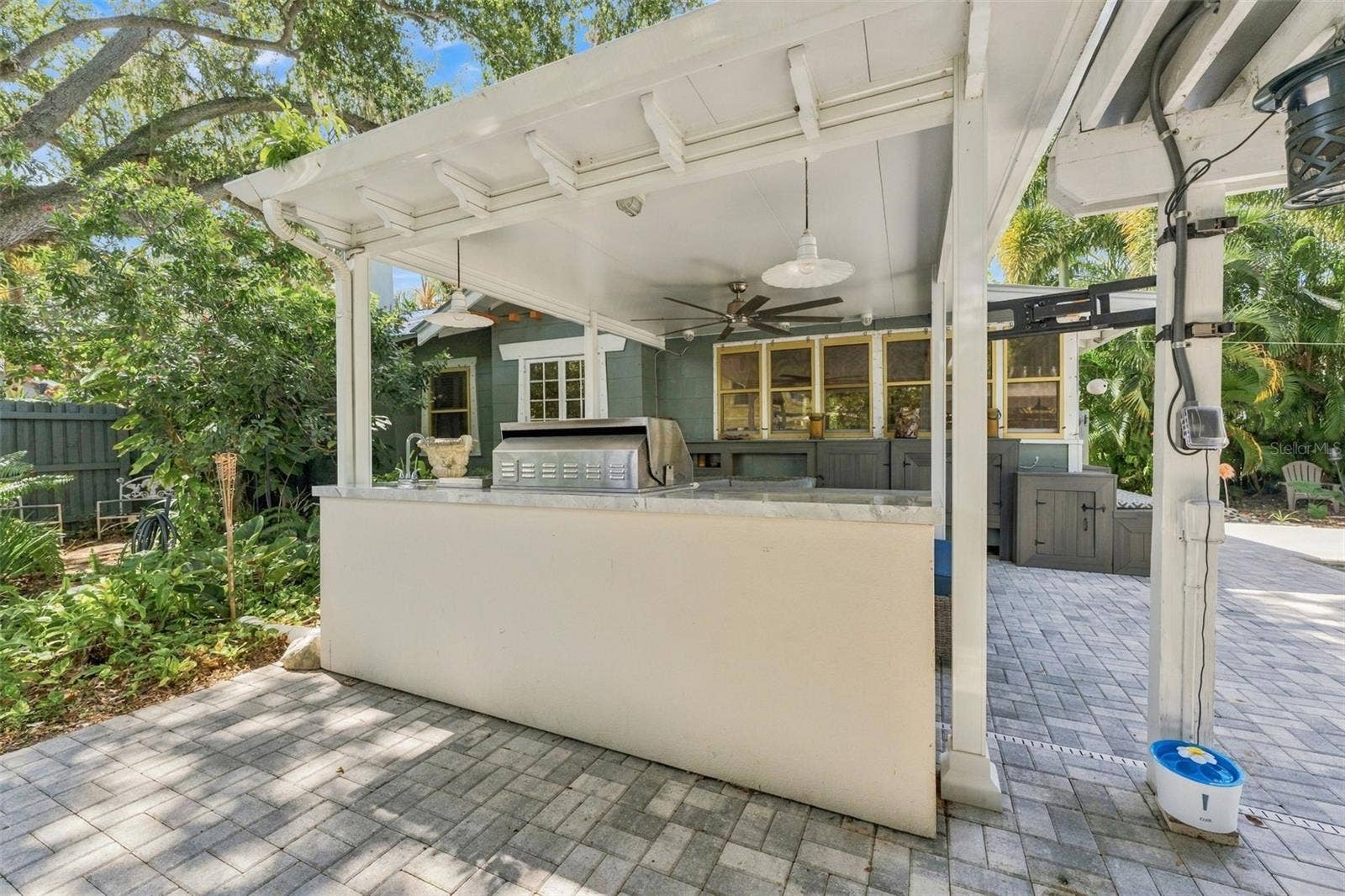 2121 DARTMOUTH AVENUE N, St Petersburg, FL 33713
