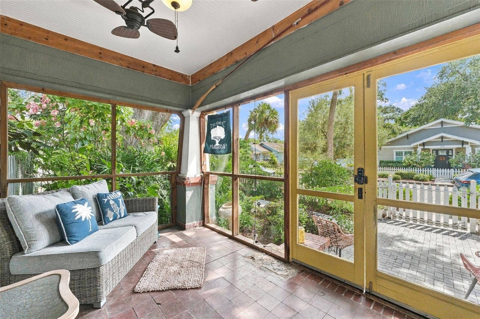 2121 DARTMOUTH AVENUE N, St Petersburg, FL 33713