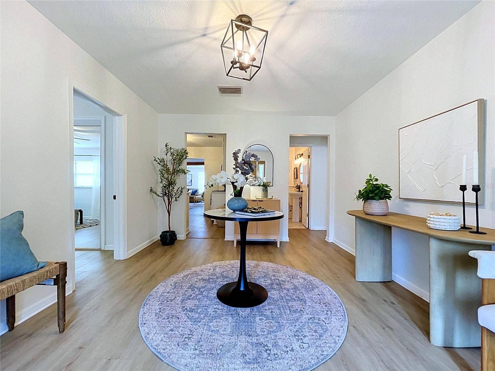 611 W HENRY AVENUE, Tampa, FL 33604