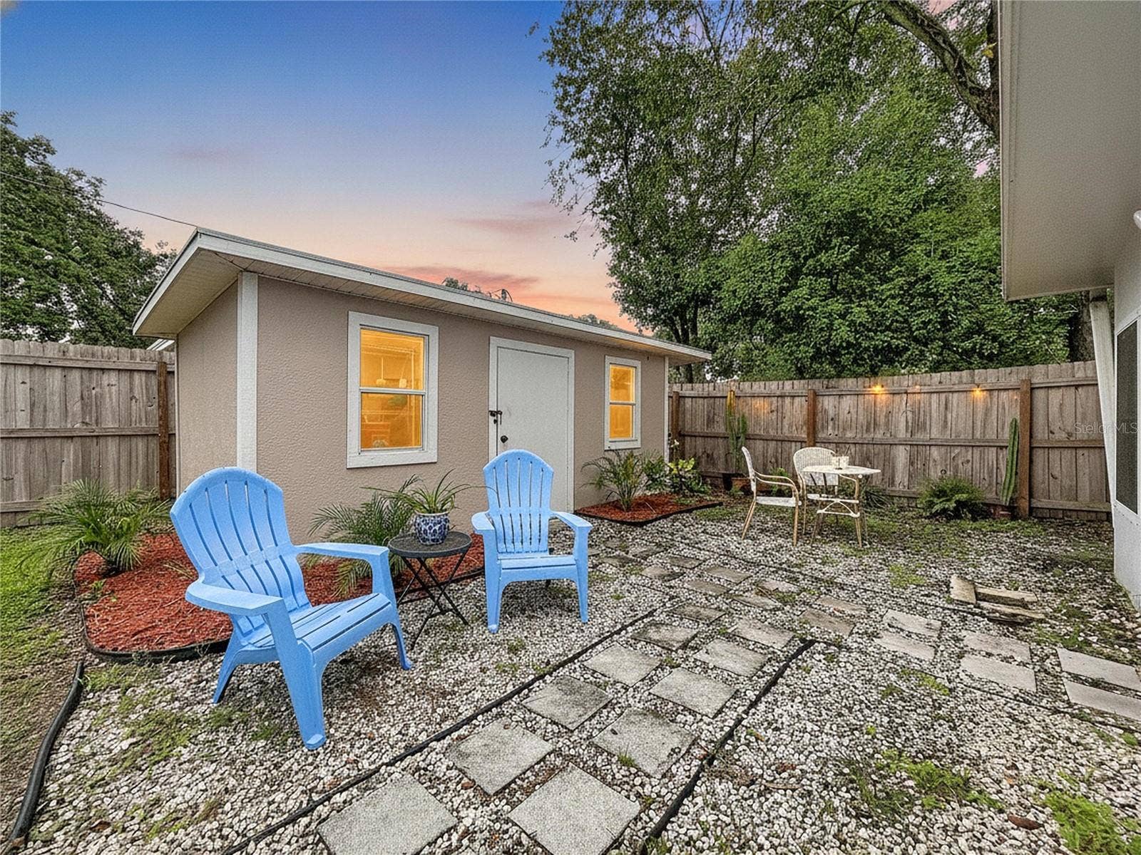 611 W HENRY AVENUE, Tampa, FL 33604