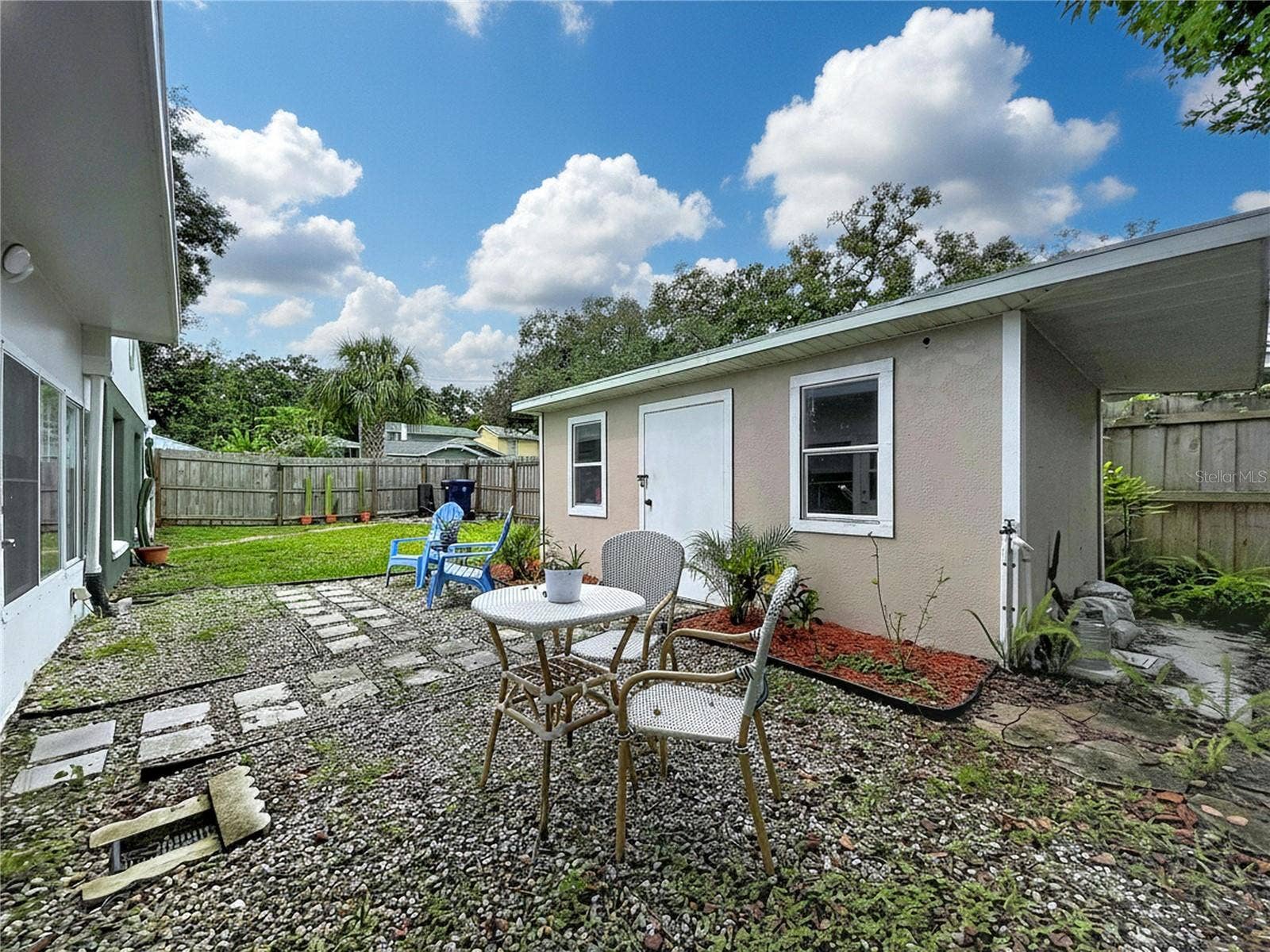 611 W HENRY AVENUE, Tampa, FL 33604