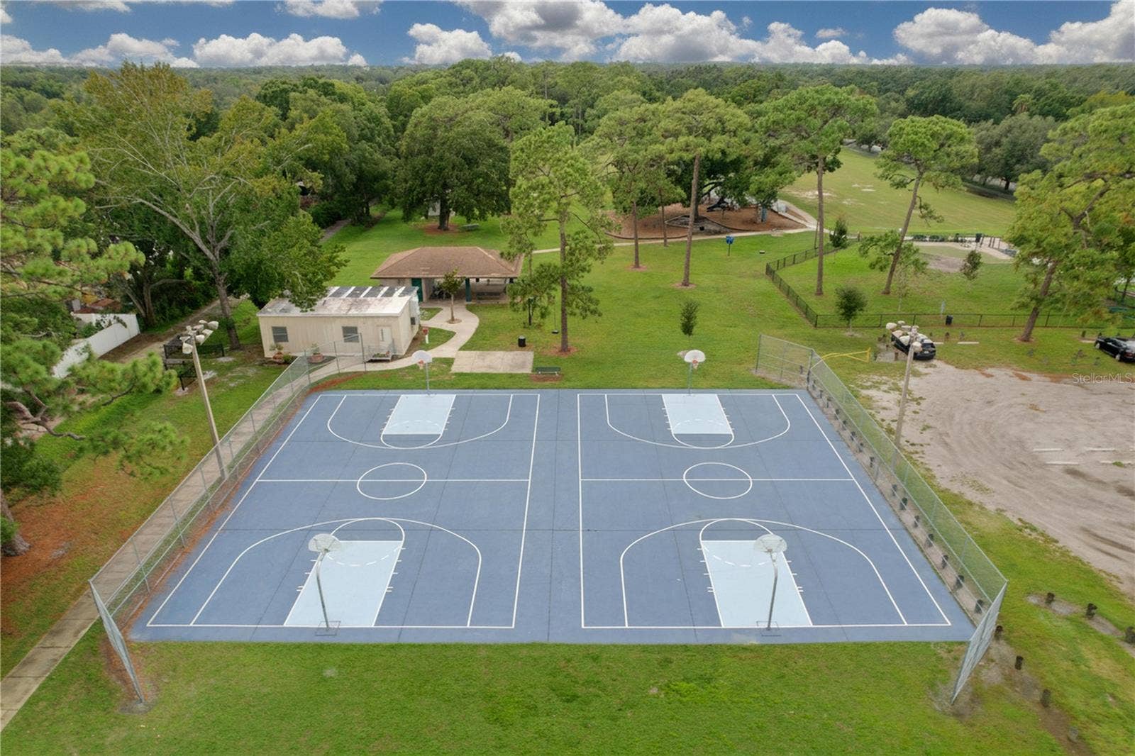 611 W HENRY AVENUE, Tampa, FL 33604