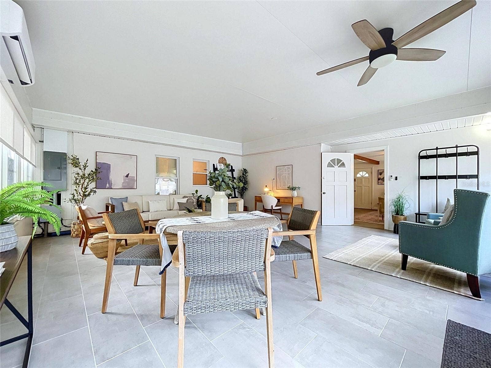 611 W HENRY AVENUE, Tampa, FL 33604