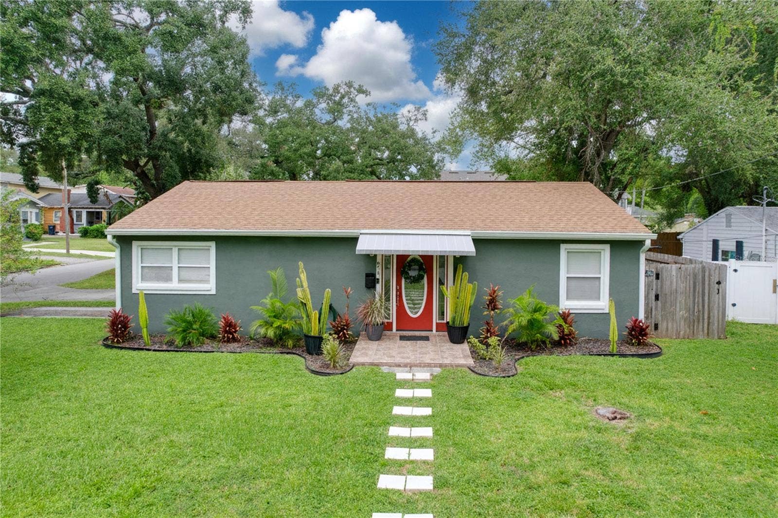 611 W HENRY AVENUE, Tampa, FL 33604