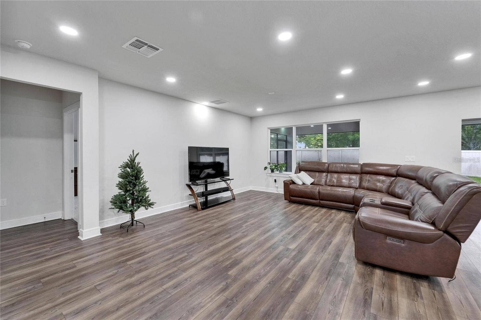 6658 DEVLIN LANE, Wesley Chapel, FL 33545 6658 DEVLIN LANE, Wesley Chapel, FL 33545