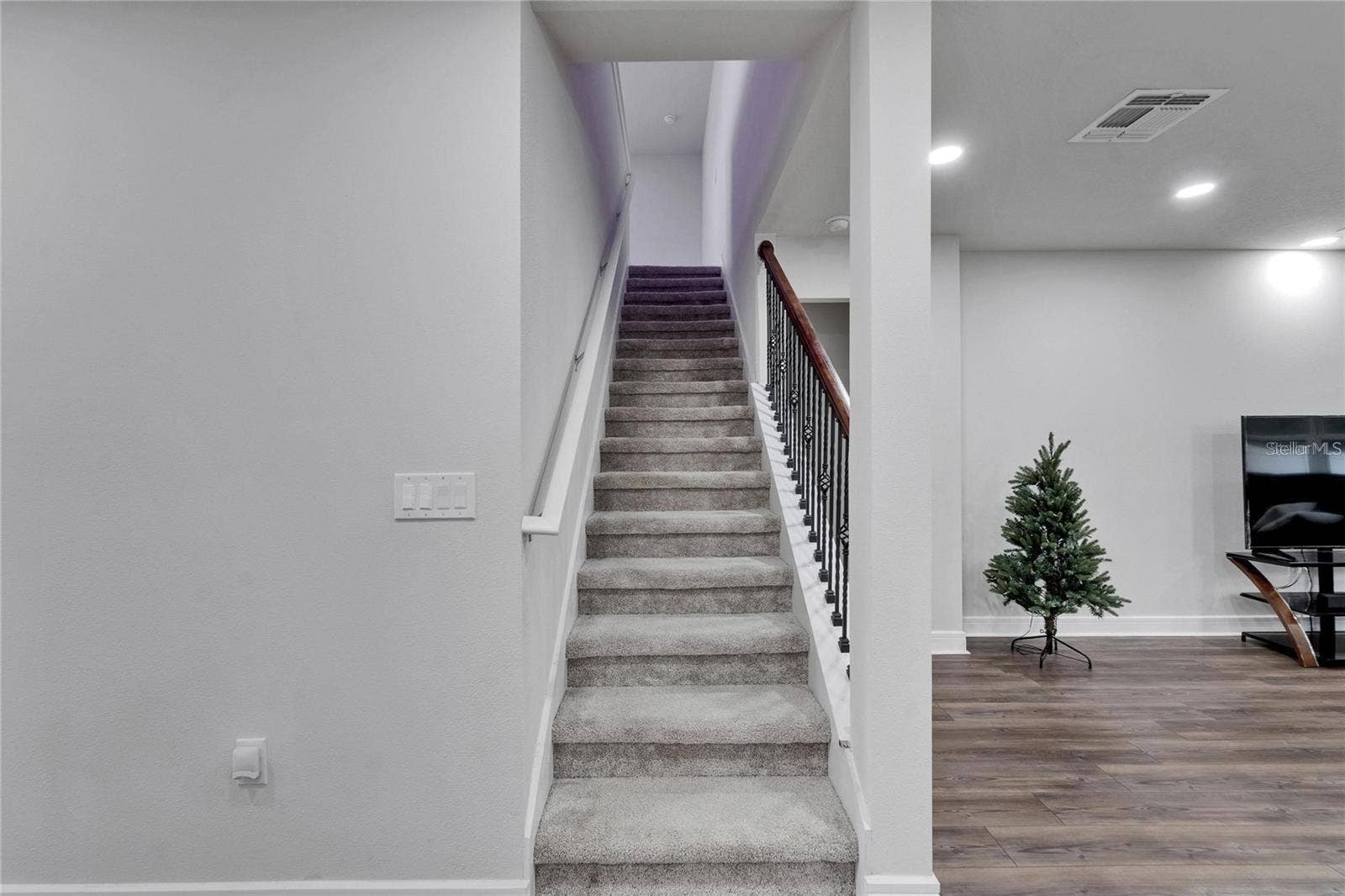 6658 DEVLIN LANE, Wesley Chapel, FL 33545 6658 DEVLIN LANE, Wesley Chapel, FL 33545