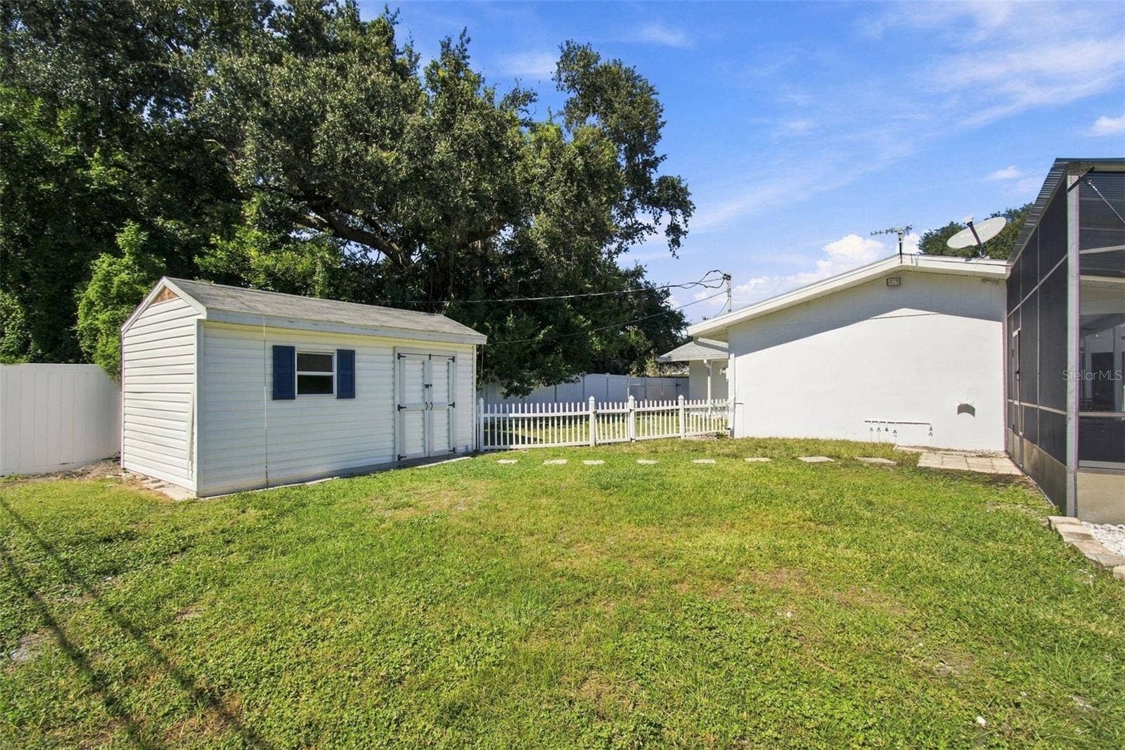 1889 BUGLE LANE, Clearwater, FL 33764