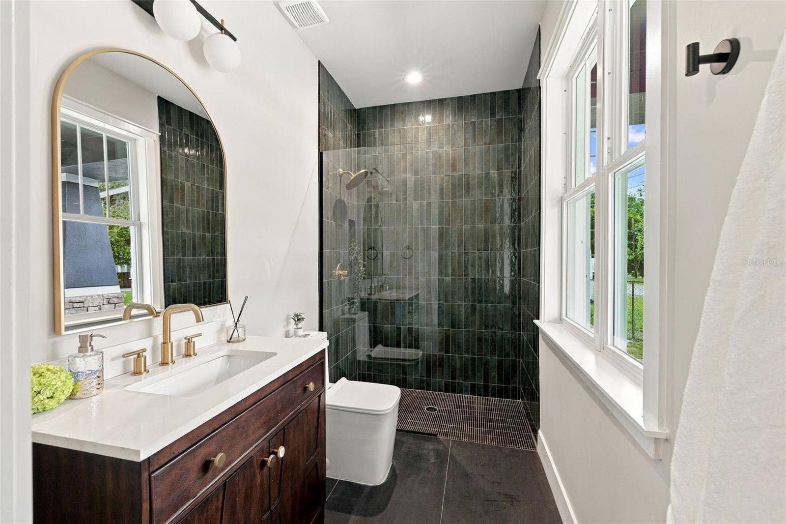 1509 E KNOLLWOOD STREET, Tampa, FL 33610 1509 E KNOLLWOOD STREET, Tampa, FL 33610