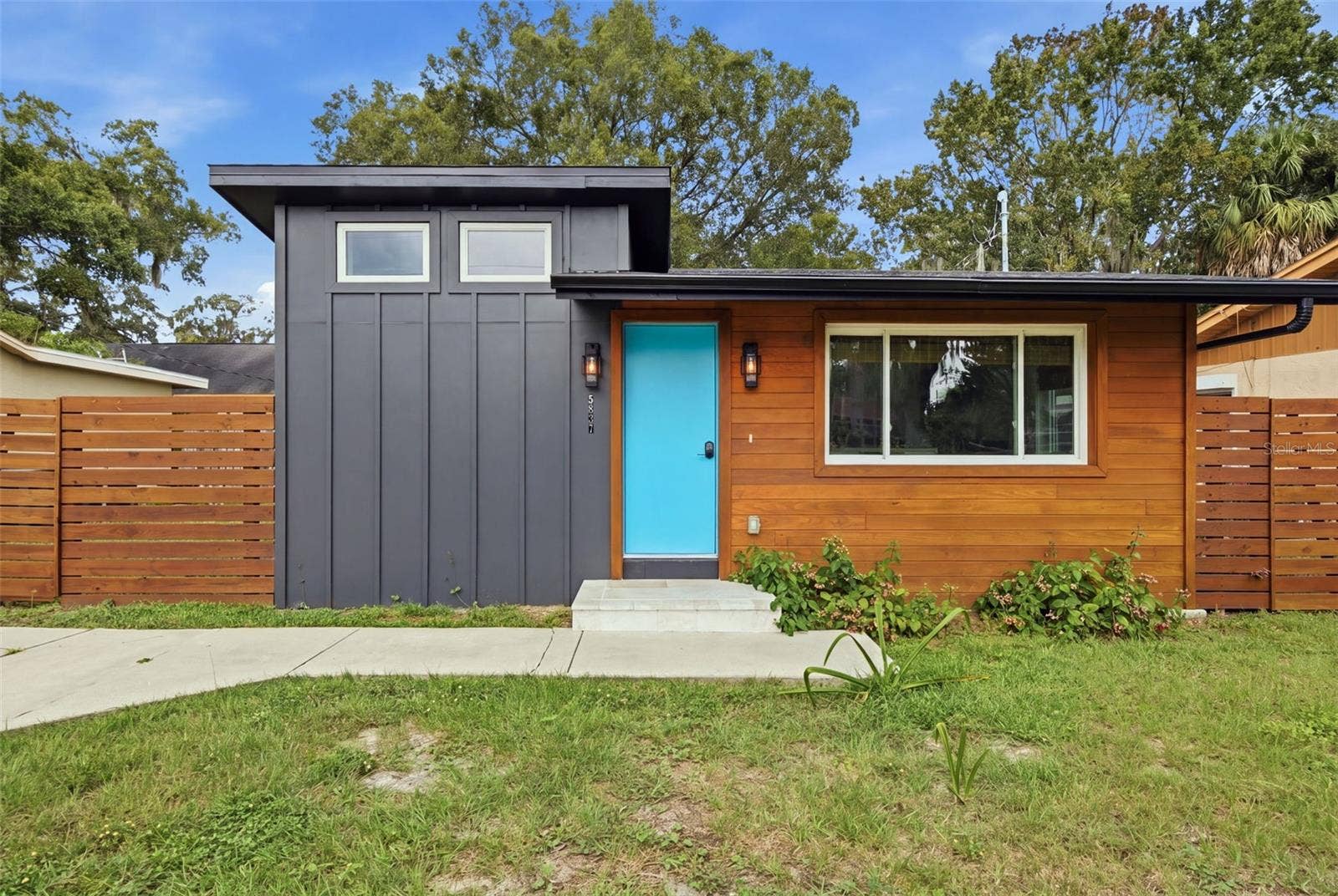 Big Style-Charming Home!
