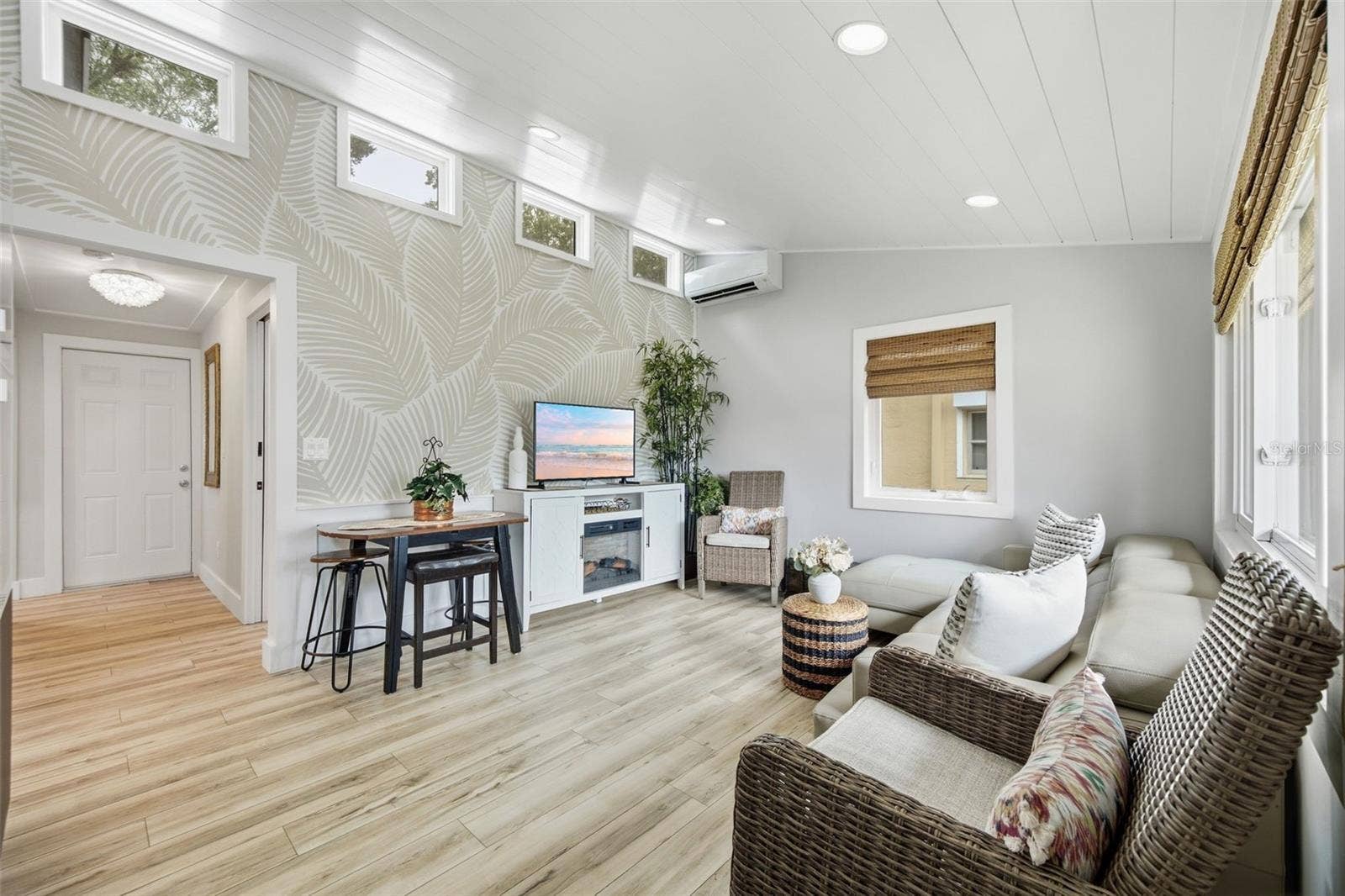 Charming coastal-inspired details