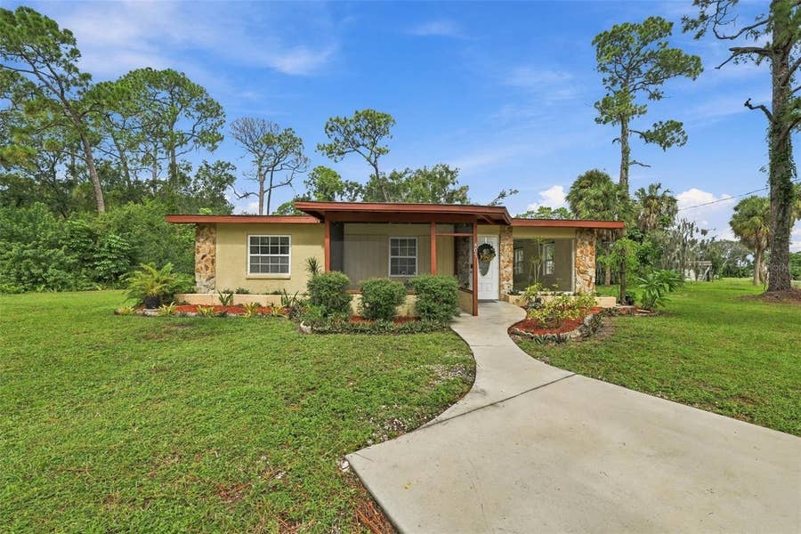 Property photo for 407 7TH STREET SW, Ruskin, FL